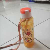 HELLO KITTY WATER BOTTLE